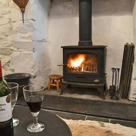 Cosy Terrace Cottage Built Into The Mountain Side. 블레노페스티니오그 외부 사진