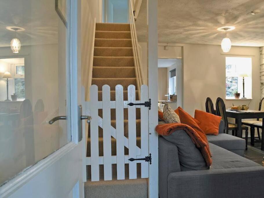 Cosy Terrace Cottage Built Into The Mountain Side. 블레노페스티니오그 외부 사진
