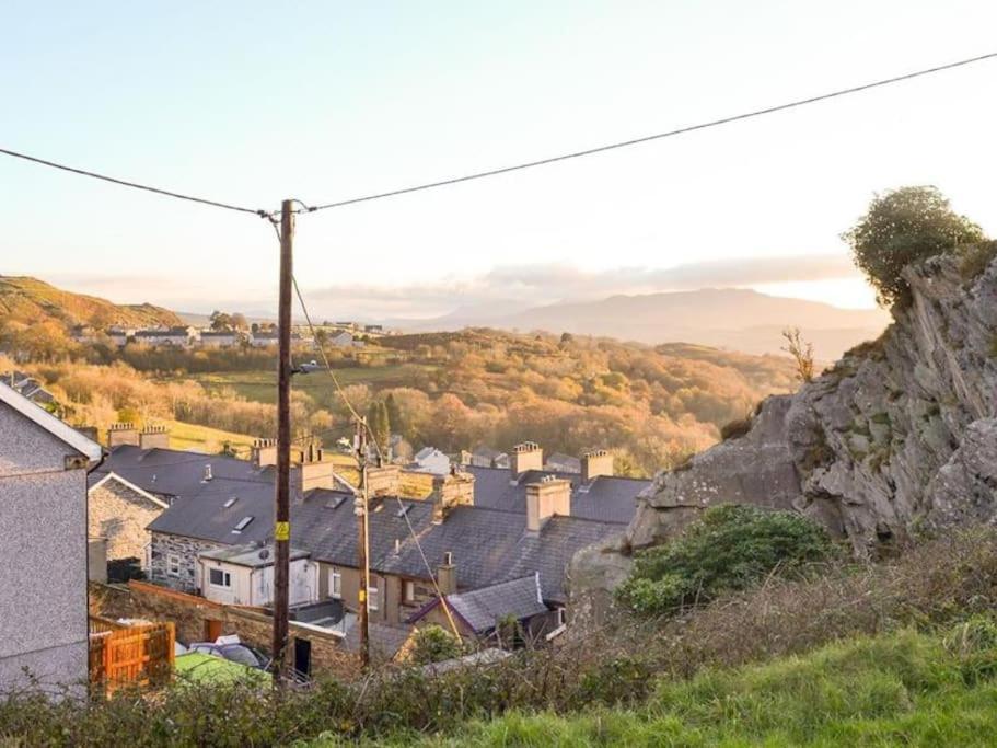 Cosy Terrace Cottage Built Into The Mountain Side. 블레노페스티니오그 외부 사진