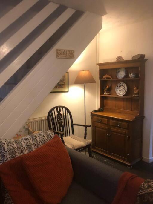 Cosy Terrace Cottage Built Into The Mountain Side. 블레노페스티니오그 외부 사진